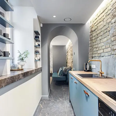 Central Authentic Luxurious By Houseys